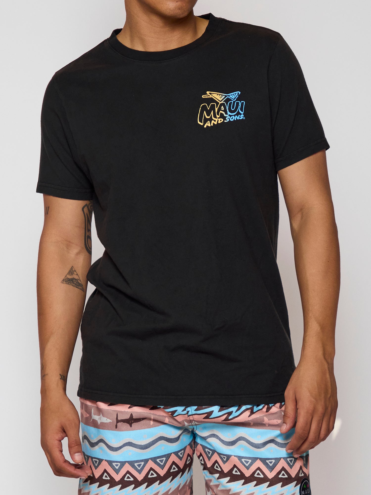 Sun & Surf T-Shirt in Black